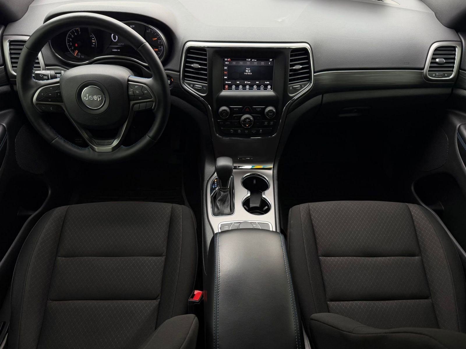 Used 2019 Jeep Grand Cherokee Laredo image 12