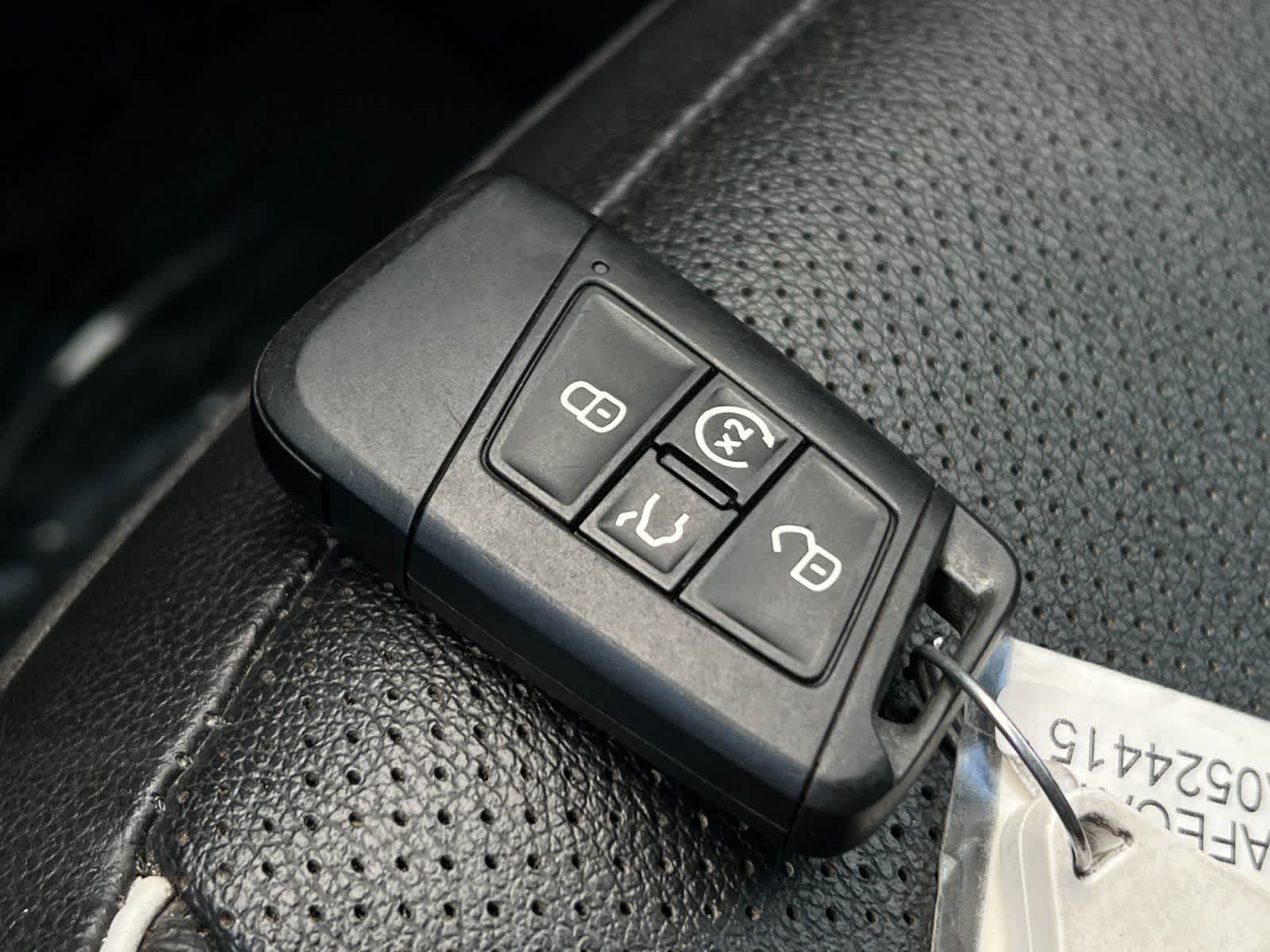 Used 2024 Volkswagen Tiguan SEL R-Line AWD/4WD image 30