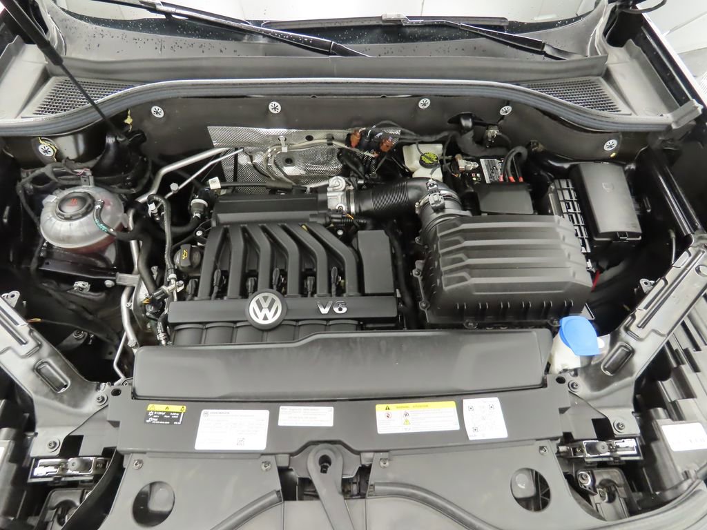 Used 2023 Volkswagen Atlas Cross Sport SEL Premium R-Line image 29