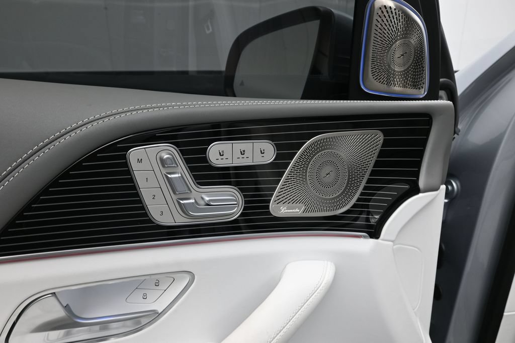 Used 2025 Mercedes-Benz Maybach GLS 600 4MATIC image 13