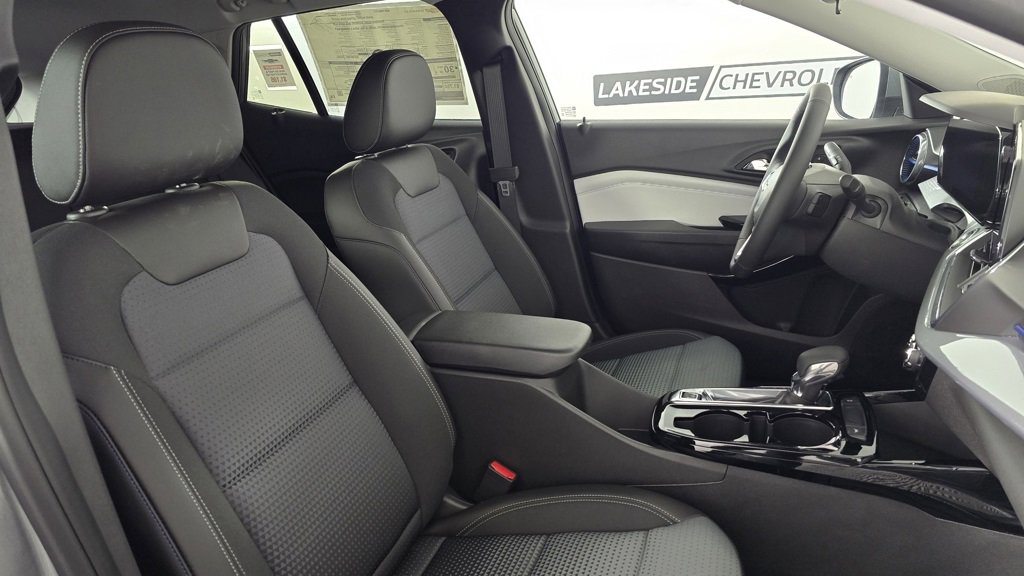 New 2025 Chevrolet Trax LT w/ Driver Confidence Package image 13