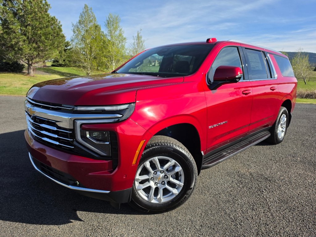 New 2026 Chevrolet Suburban LT w/ Comfort Package AWD/4WD image 1