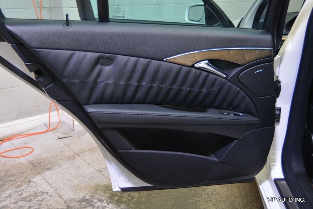 Used 2009 Mercedes-Benz E 550 Sedan image 9