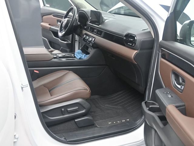 Used 2025 Honda Pilot Elite image 21