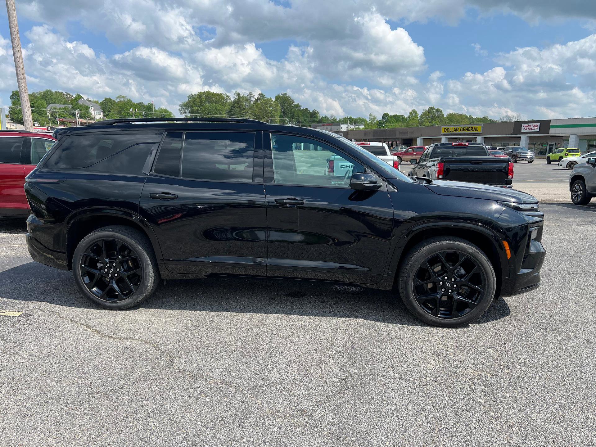 Used 2024 Chevrolet Traverse RS image 2