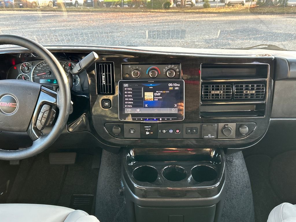Used 2025 GMC Savana 2500 Extended w/ Driver Convenience Package image 18