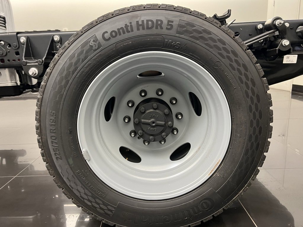 New 2026 Ford F550 4x4 Regular Cab Super Duty image 7