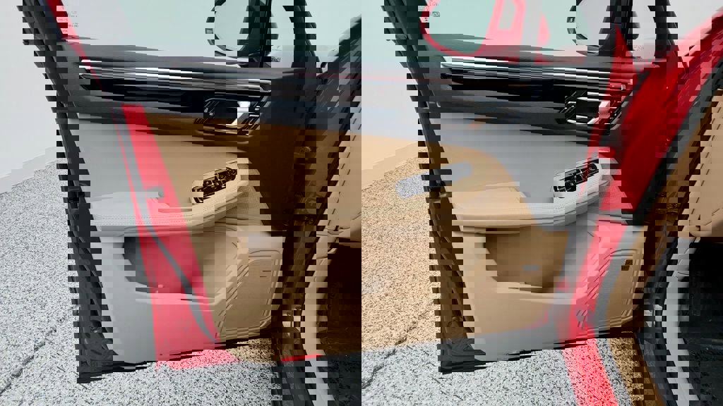 Used 2024 Porsche Macan Base w/ Premium+ Pkg, 21   Whe image 11