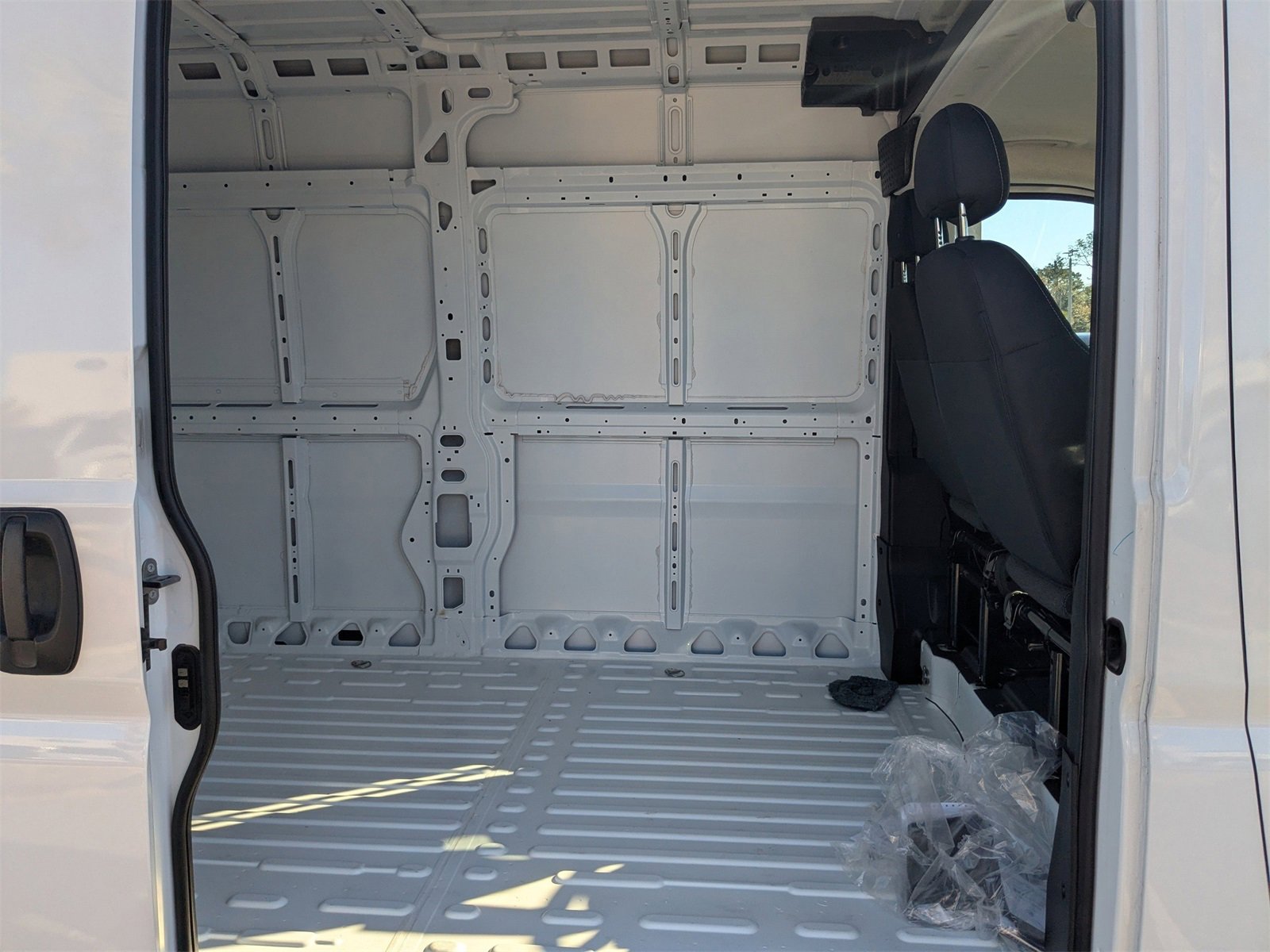 Used 2025 RAM ProMaster 3500 w/ Quick Order Package 22G SLT image 15