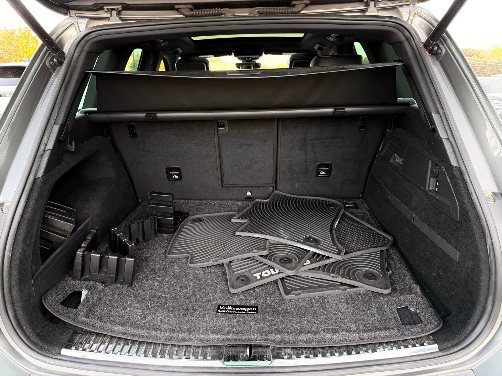 Used 2017 Volkswagen Touareg Wolfsburg Edition AWD/4WD image 46