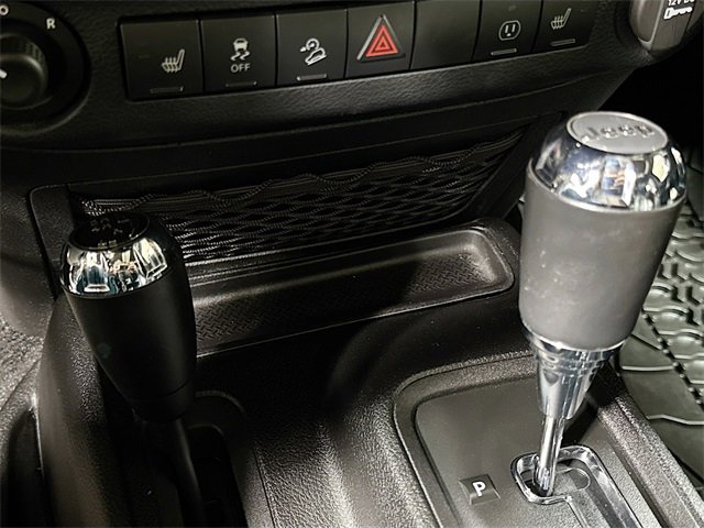 Used 2013 Jeep Wrangler Unlimited Rubicon w/ Dual Top Group image 17