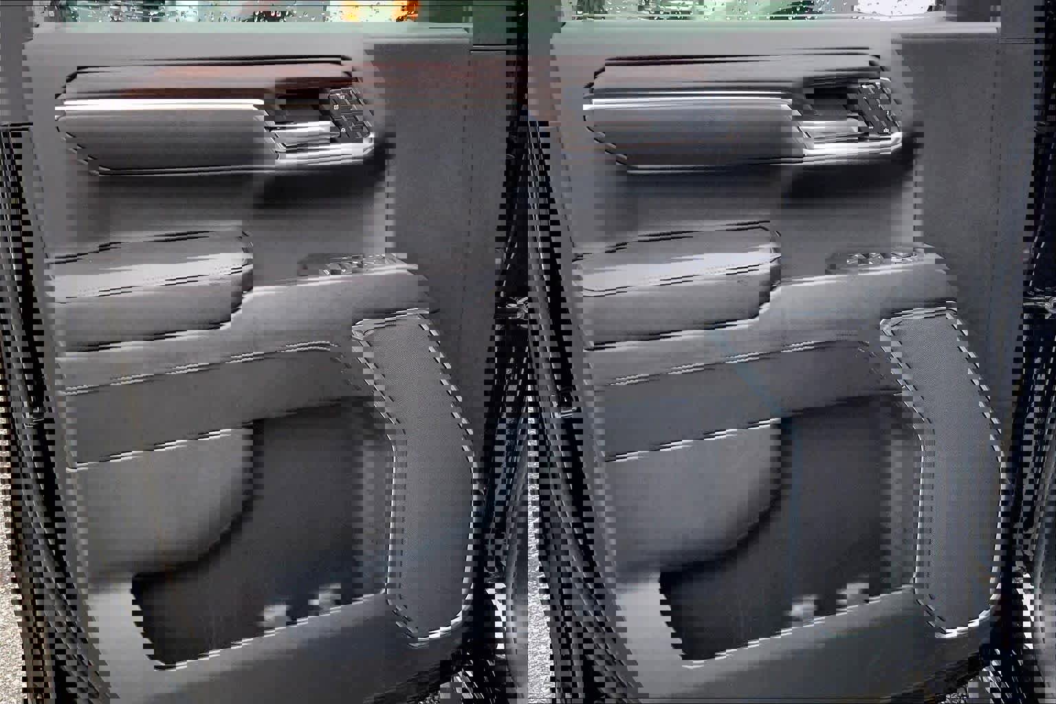 Used 2025 GMC Sierra 1500 SLT image 20