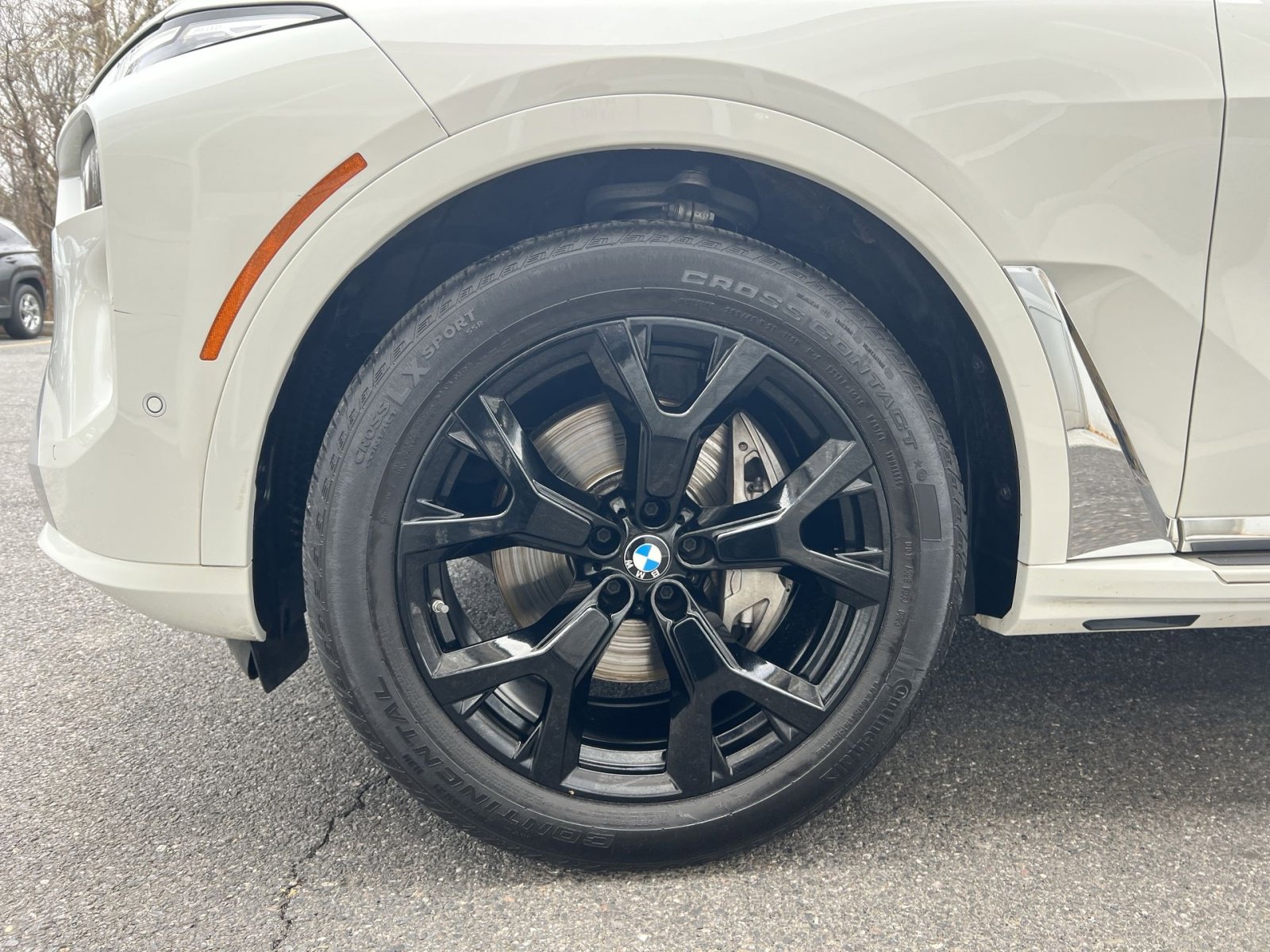 Used 2024 BMW X7 xDrive40i w/ Premium Package image 12