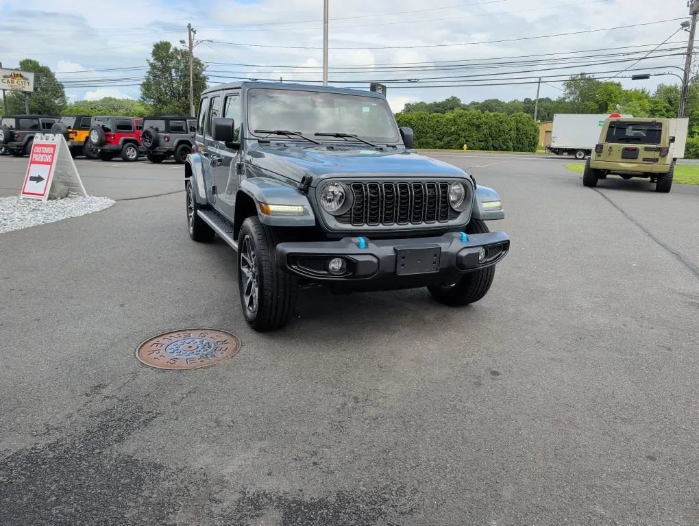 Used 2024 Jeep Wrangler Unlimited AWD/4WD image 13