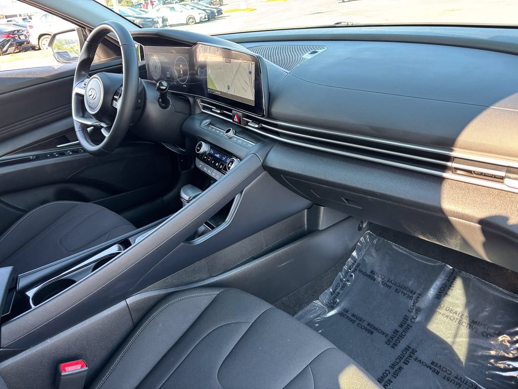 Used 2023 Hyundai Elantra SEL w/ Convenience Package FWD image 37