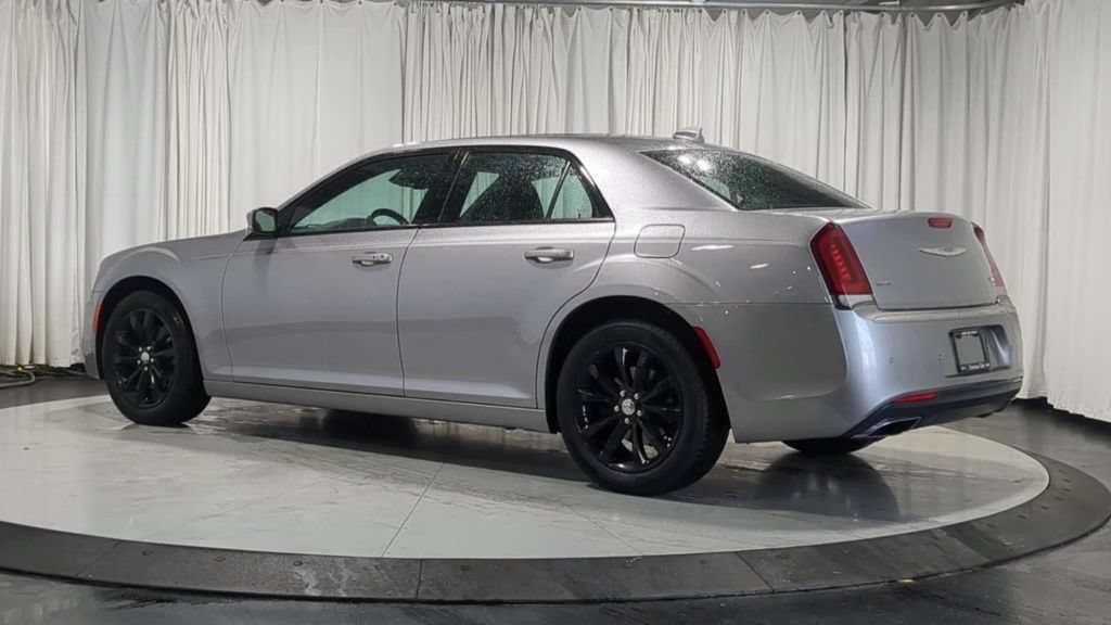 Used 2018 Chrysler 300 S w/ 300S Premium Group AWD/4WD image 8