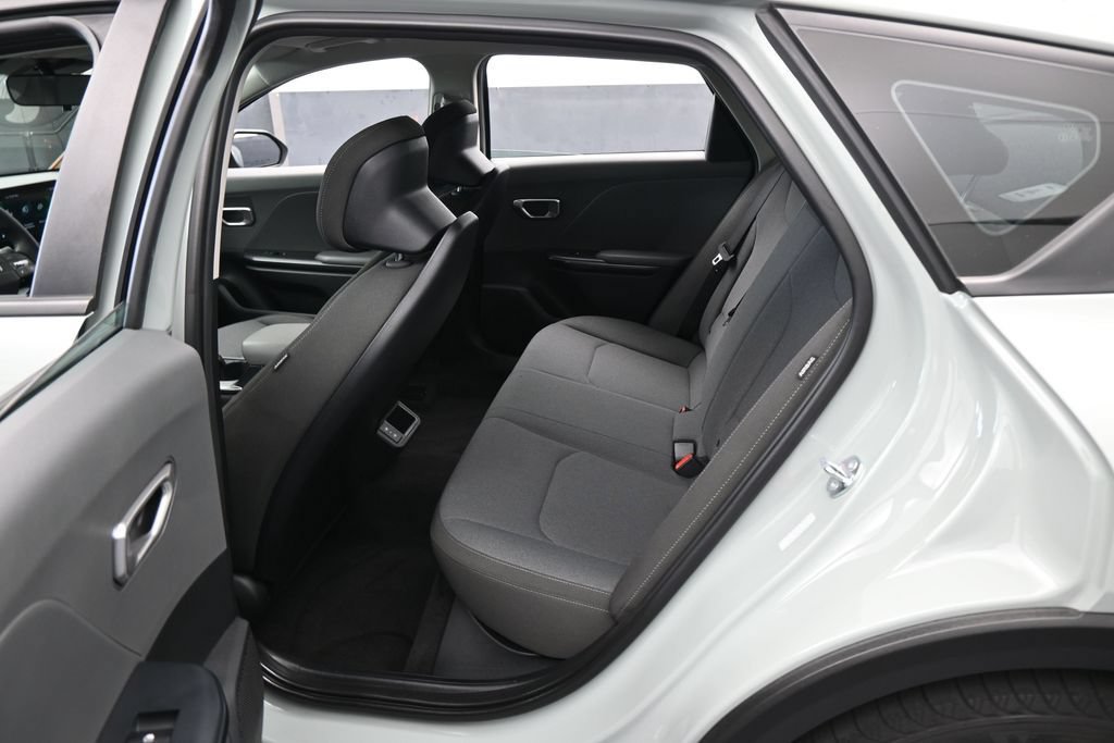 Used 2025 Kia K4 FWD image 29