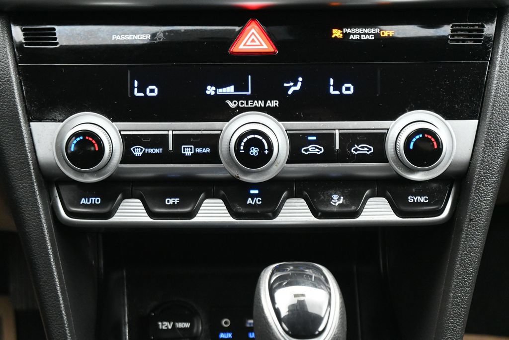Used 2020 Hyundai Elantra SE w/ Cargo Package (C1) FWD image 21