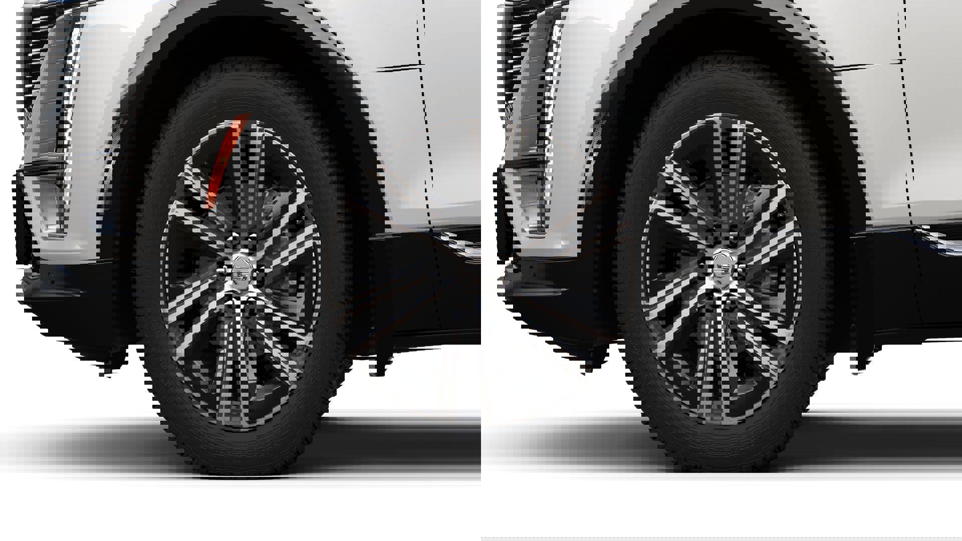 New 2025 Cadillac Lyriq Luxury AWD/4WD image 31