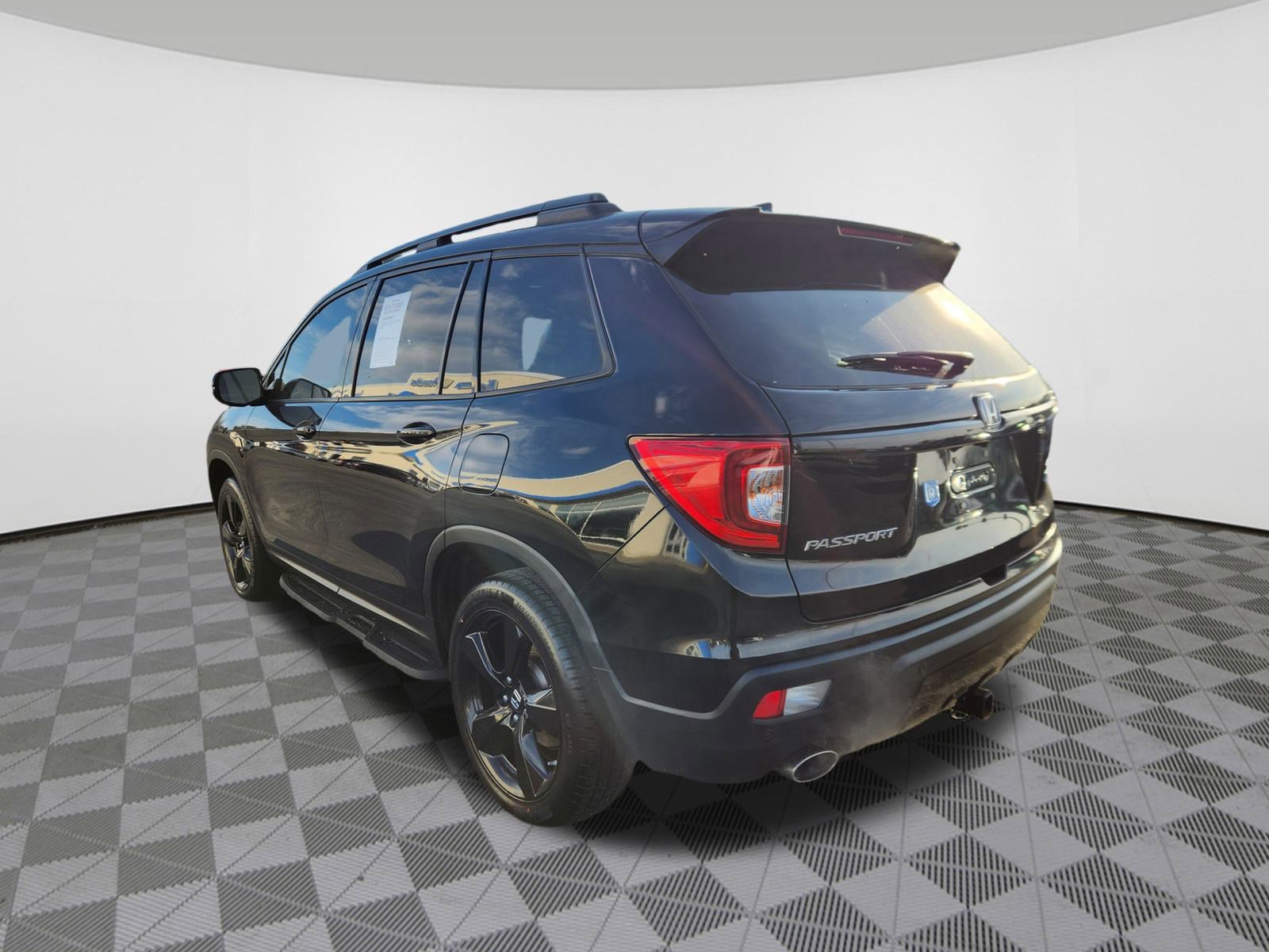 Used 2019 Honda Passport Elite image 3