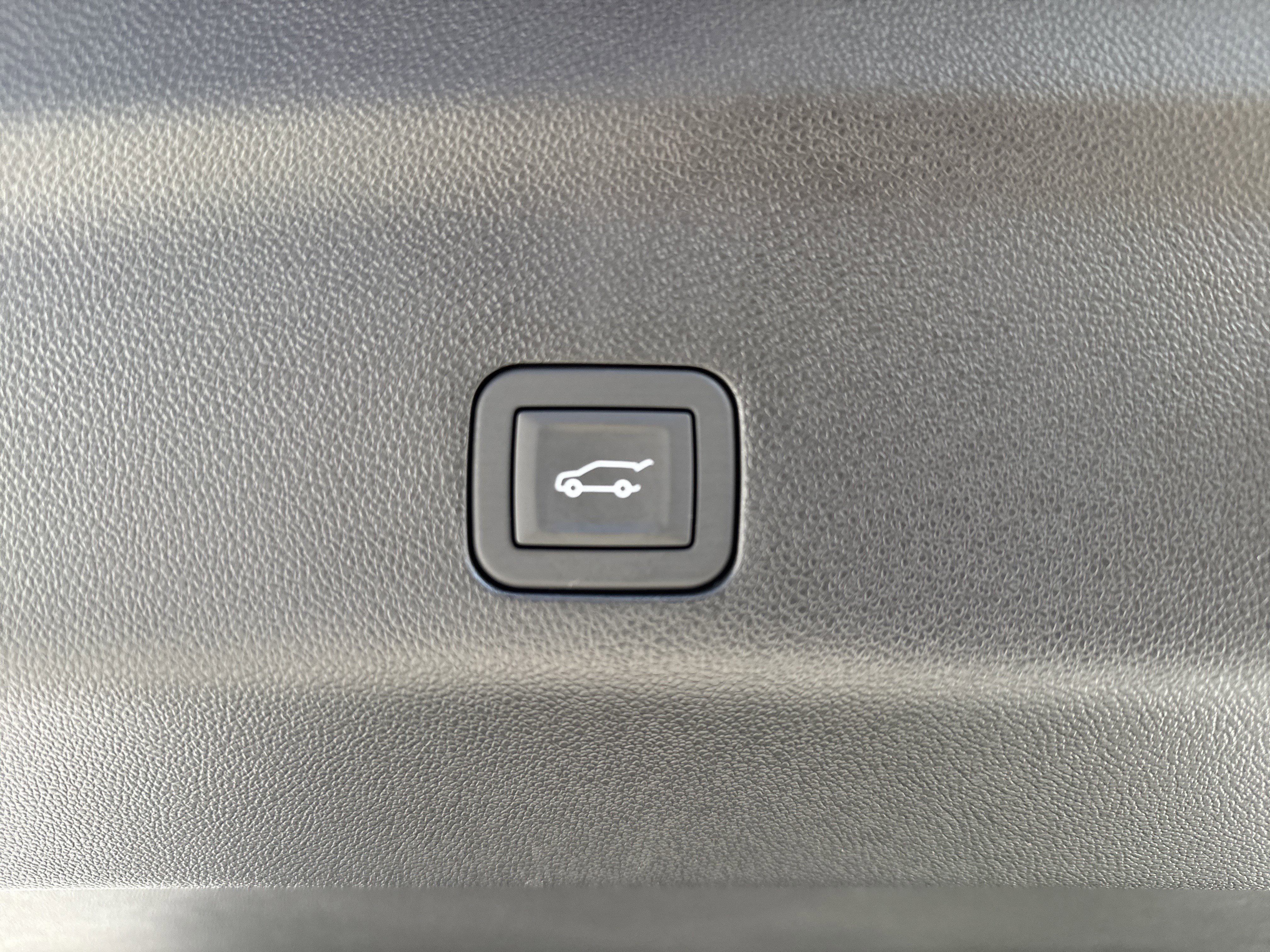 Used 2026 Cadillac Escalade ESV Sport w/ Touring Package image 40