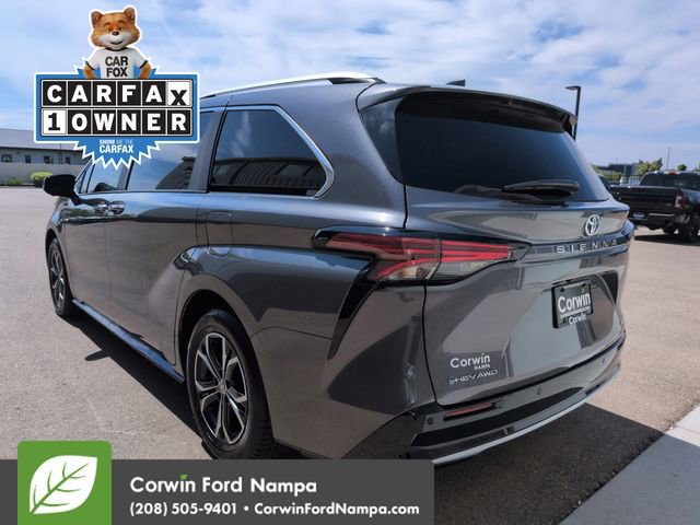 Used 2025 Toyota Sienna Platinum AWD/4WD image 5