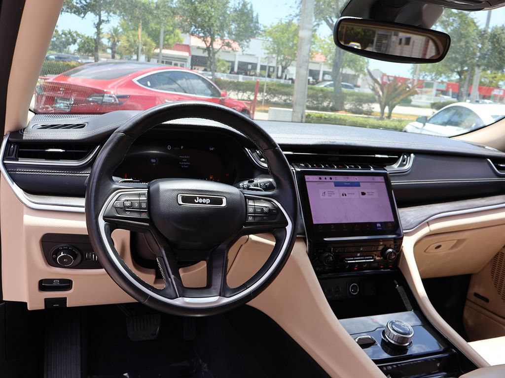 Used 2022 Jeep Grand Cherokee L Limited AWD/4WD image 30