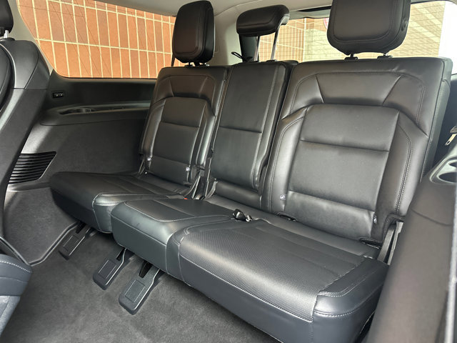 Used 2025 Lincoln Navigator L Reserve image 33