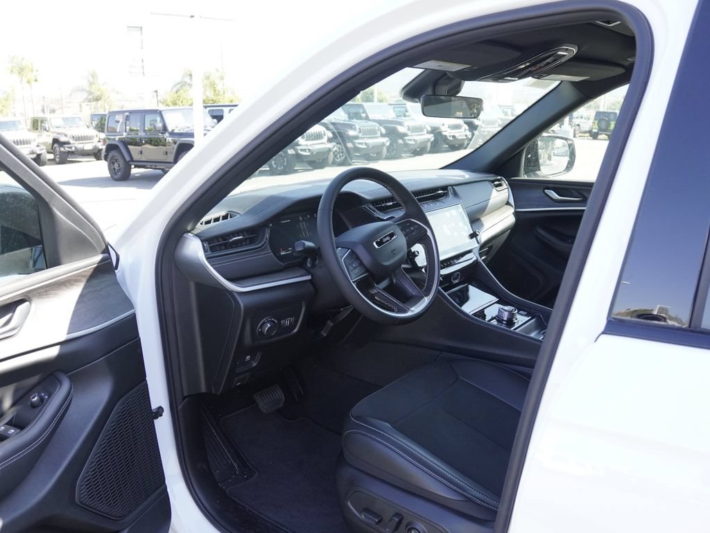 New 2026 Jeep Grand Cherokee Altitude AWD/4WD image 20