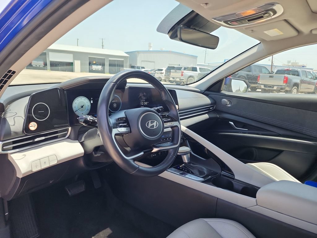 Used 2024 Hyundai Elantra Limited FWD image 10