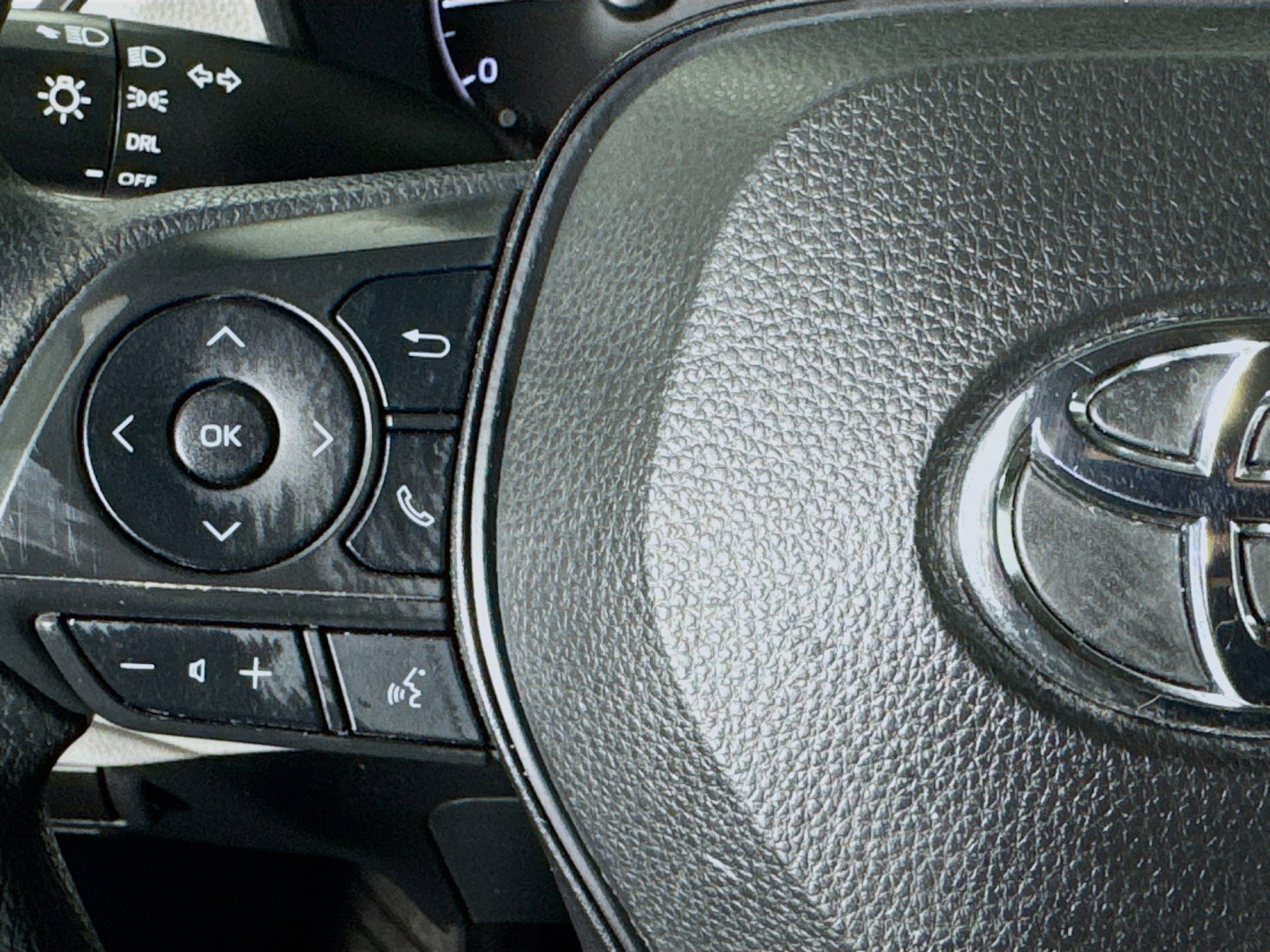 Used 2023 Toyota Corolla Cross L image 13