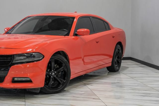 Used 2017 Dodge Charger R/T RWD image 8