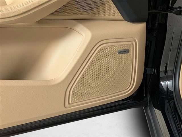 Certified 2025 Porsche Macan image 14