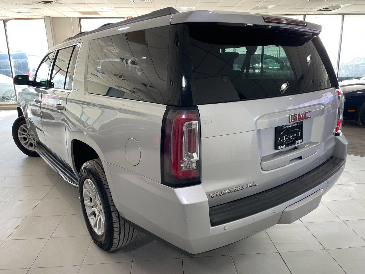 Used 2016 GMC Yukon XL SLE w/ Convenience Package image 5