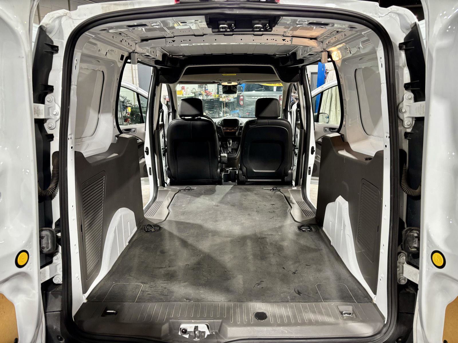 Used 2020 Ford Transit Connect XL image 11