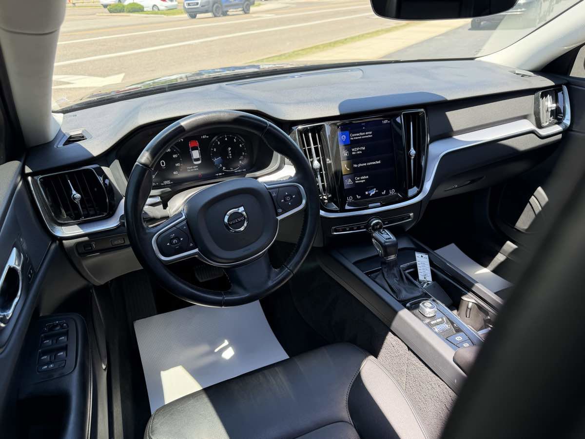 Used 2020 Volvo S60 T6 Momentum AWD/4WD image 12