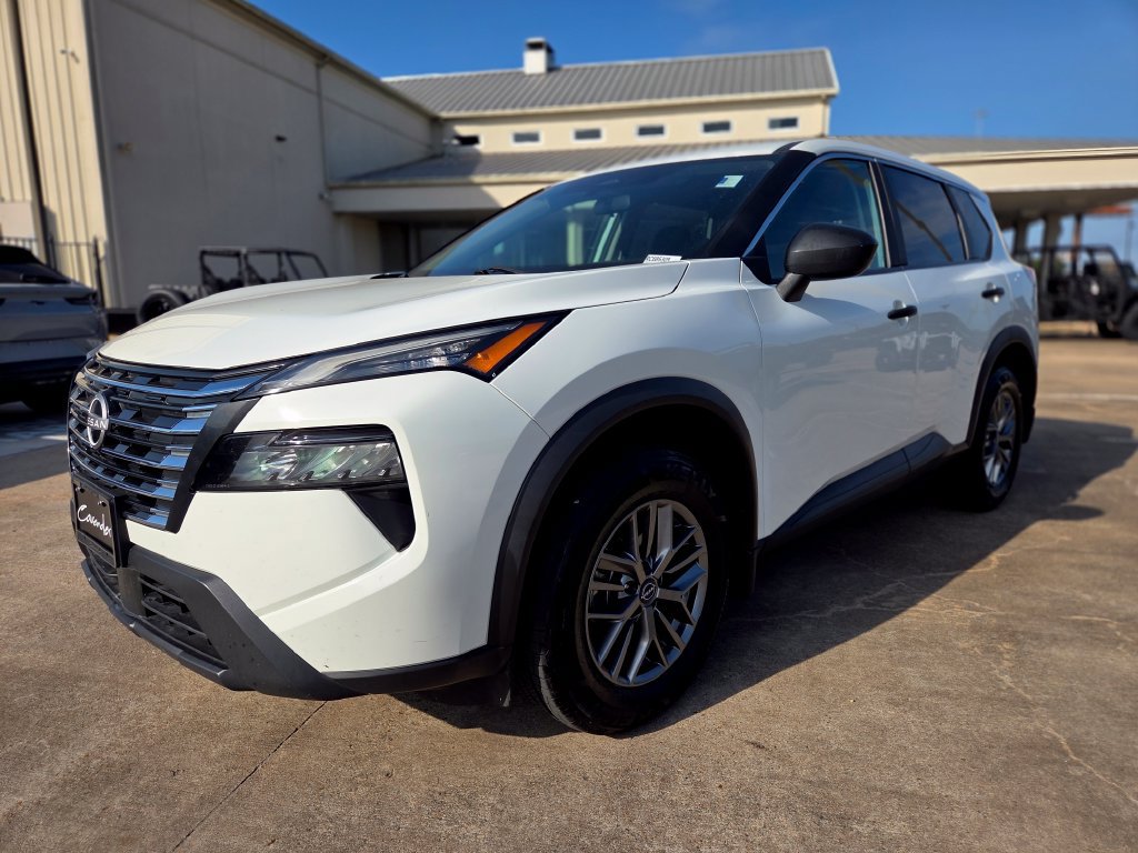 Used 2024 Nissan Rogue S AWD/4WD image 1