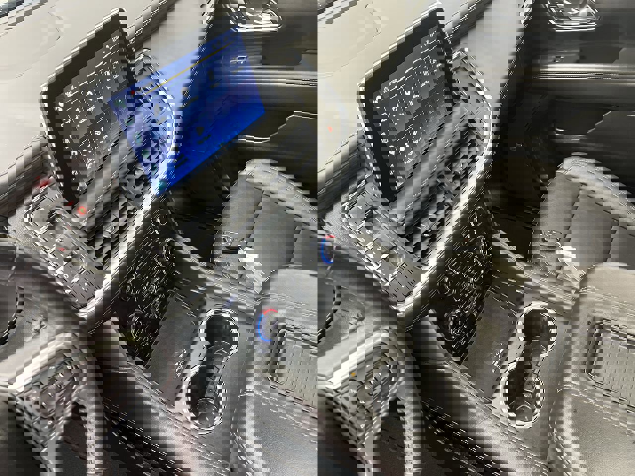 Certified 2022 Chevrolet Tahoe Z71 w/ Luxury Package AWD/4WD image 19