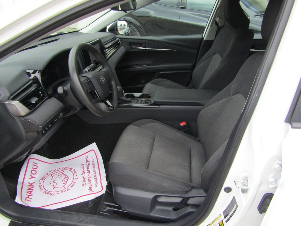 Used 2025 Toyota Camry LE FWD image 18