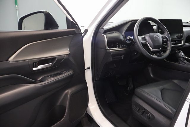 Certified 2025 Toyota Grand Highlander AWD Hybrid image 9