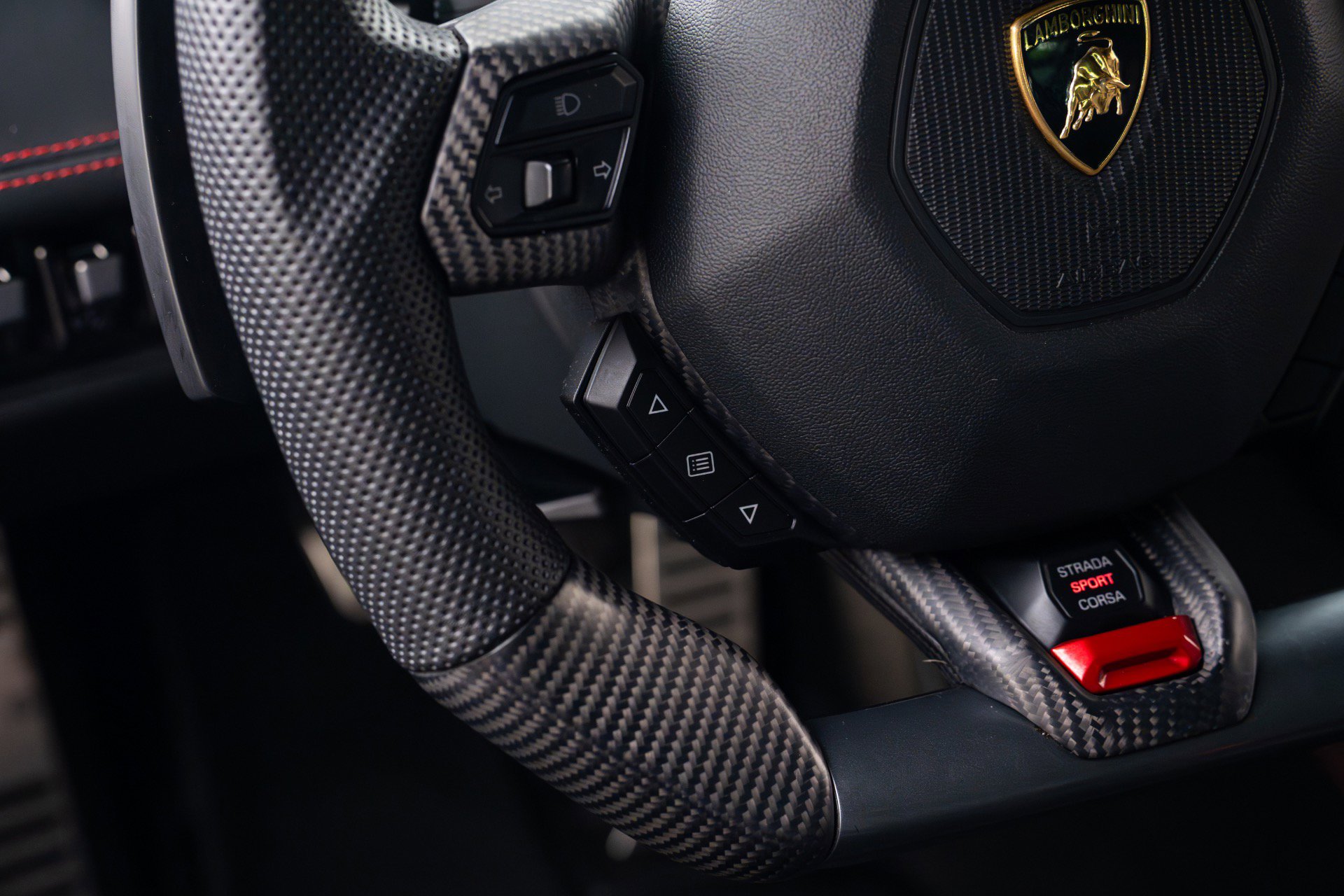 Used 2015 Lamborghini Huracan LP 610-4 AWD/4WD image 45