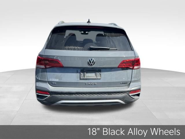 Used 2022 Volkswagen Taos SE w/ Panoramic Sunroof Package image 6
