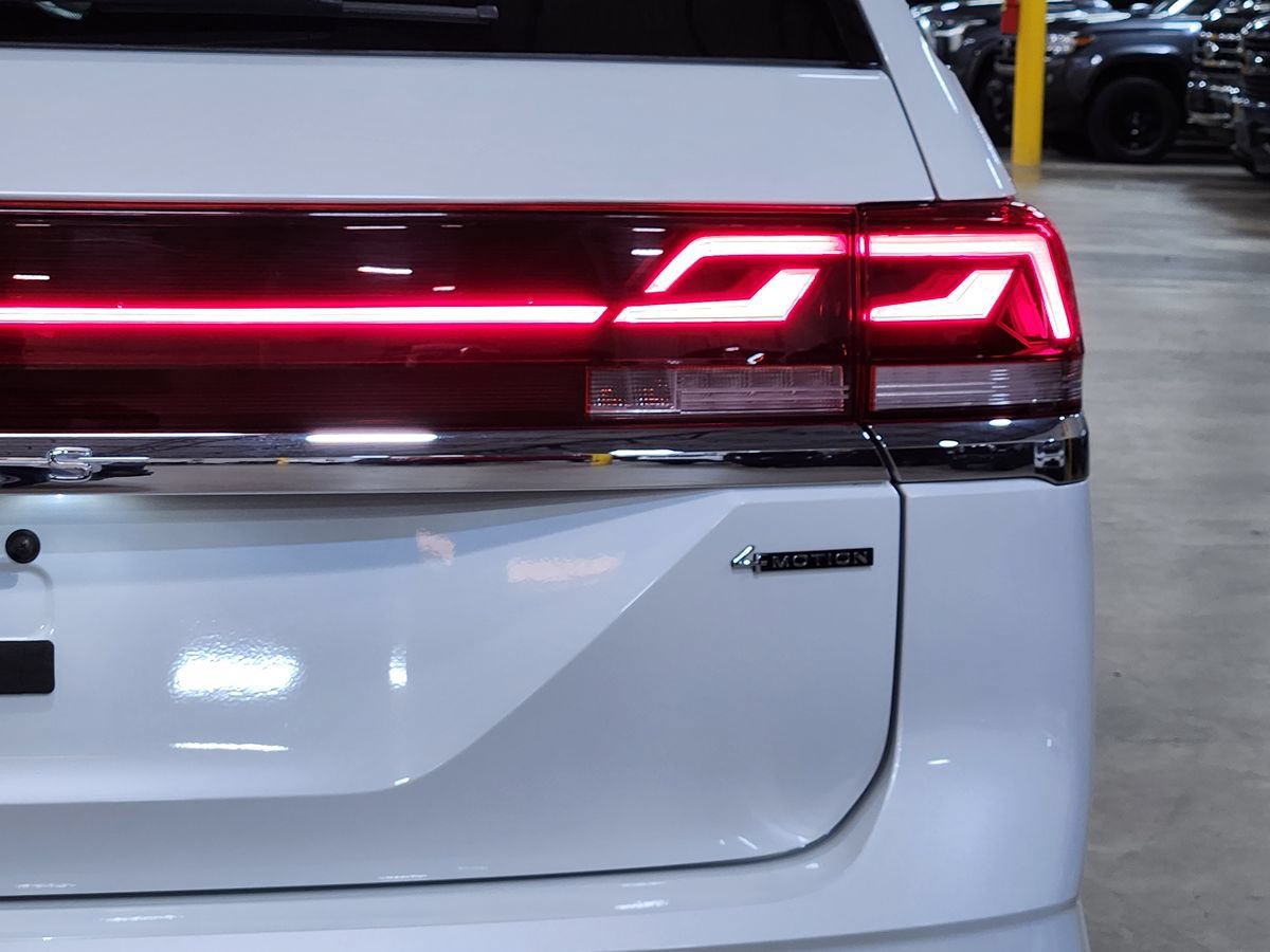 Used 2025 Volkswagen Atlas SEL Premium R-Line AWD/4WD image 22