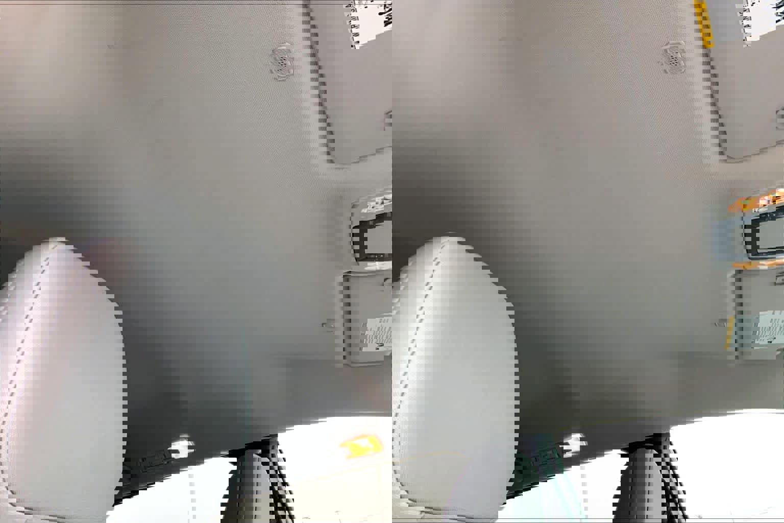 Used 2025 Toyota Sienna LE image 14