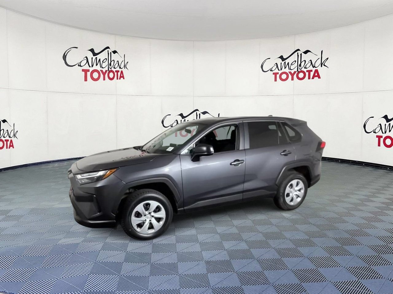 Used 2025 Toyota RAV4 LE AWD/4WD image 7