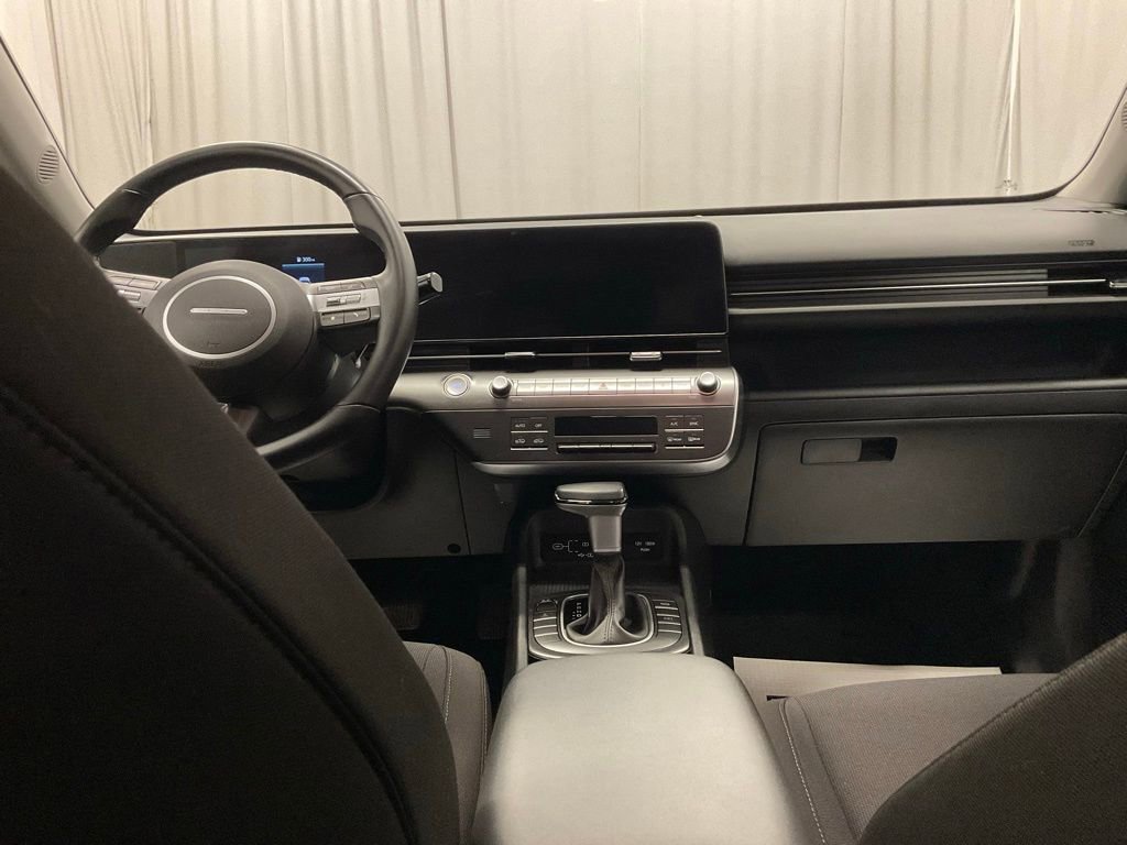 Used 2025 Hyundai Kona SEL video 2