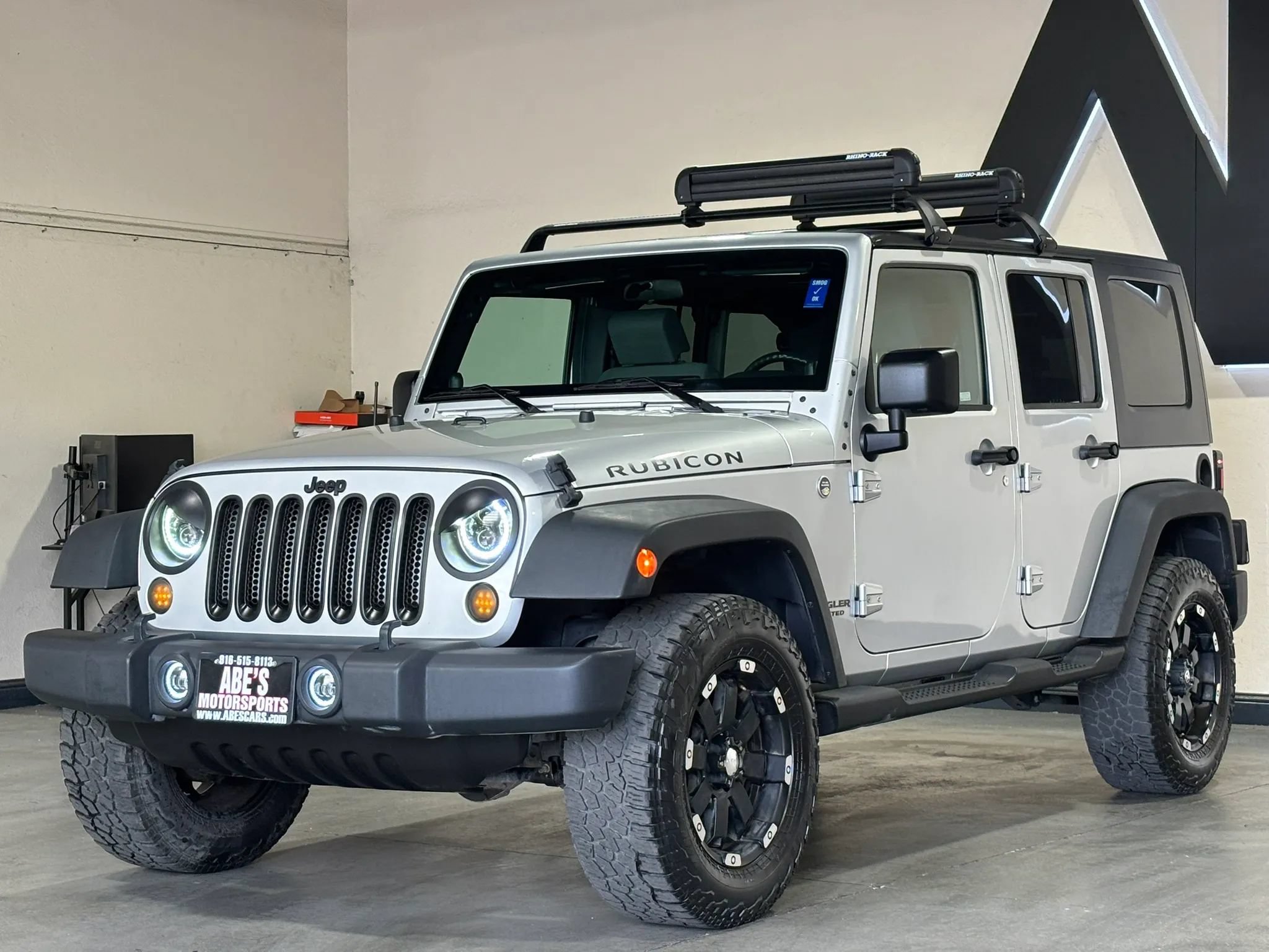 Used 2010 Jeep Wrangler Unlimited Rubicon AWD/4WD image 1