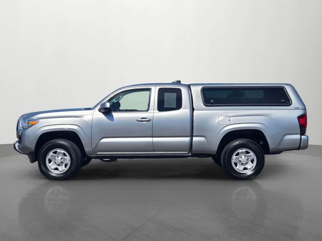 Used 2023 Toyota Tacoma SR w/ SR Convenience Package AWD/4WD image 3