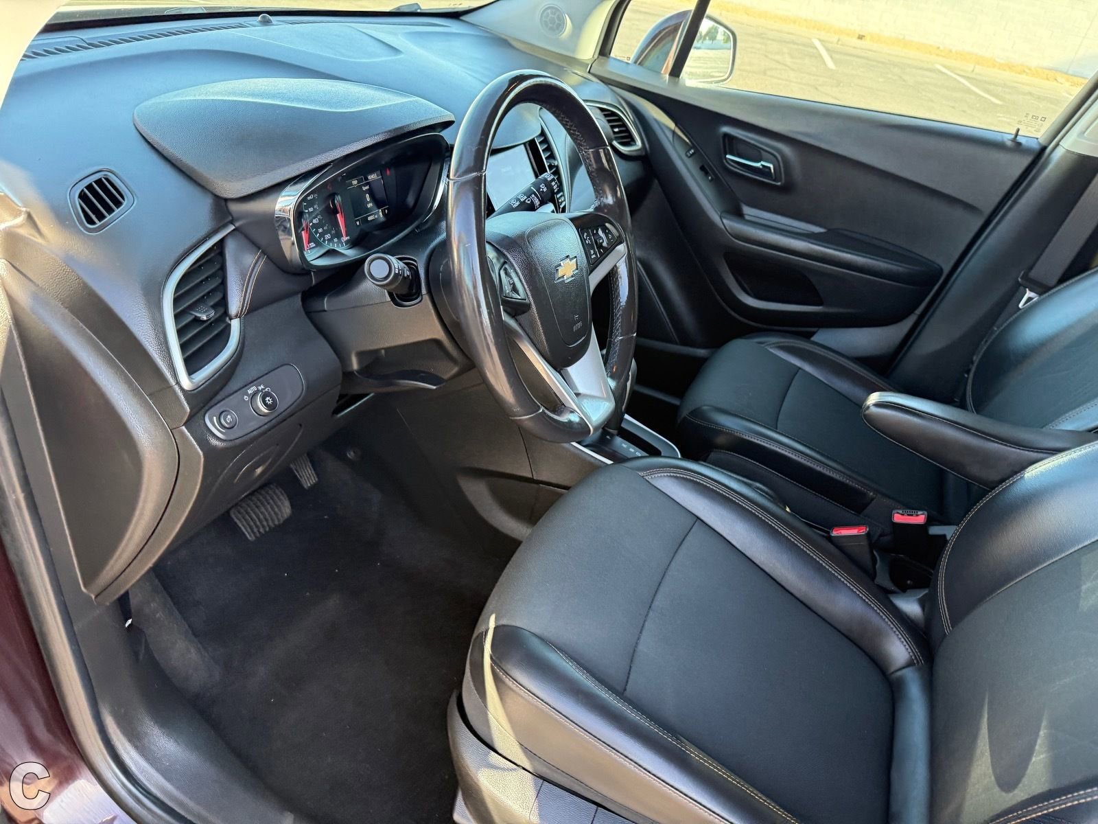 Certified 2022 Chevrolet Trax LT w/ LT Convenience Package AWD/4WD image 18
