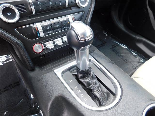 Used 2018 Ford Mustang Convertible w/ Equipment Group 101A RWD image 18